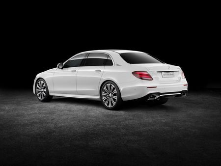 Pikendatud kerega E-klass. Foto: Daimler
