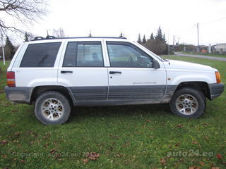 Jeep Grand Cherokee Laredo 4.0 R6 131kW