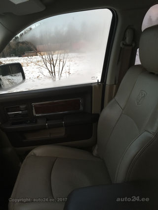 Dodge RAM Laramie Crew Cab HEMI 5.7 V8 291kW