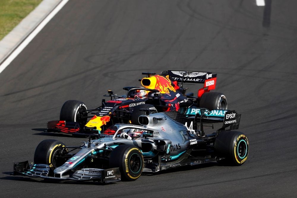 F1: Tiimijuhid valisid hooaja parimaks Hamiltoni